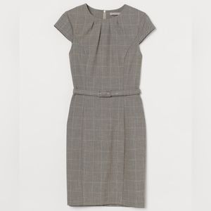 H&M Size XL 14/16 Short, fitted dress in woven stretch fabric with cap sleeves.
